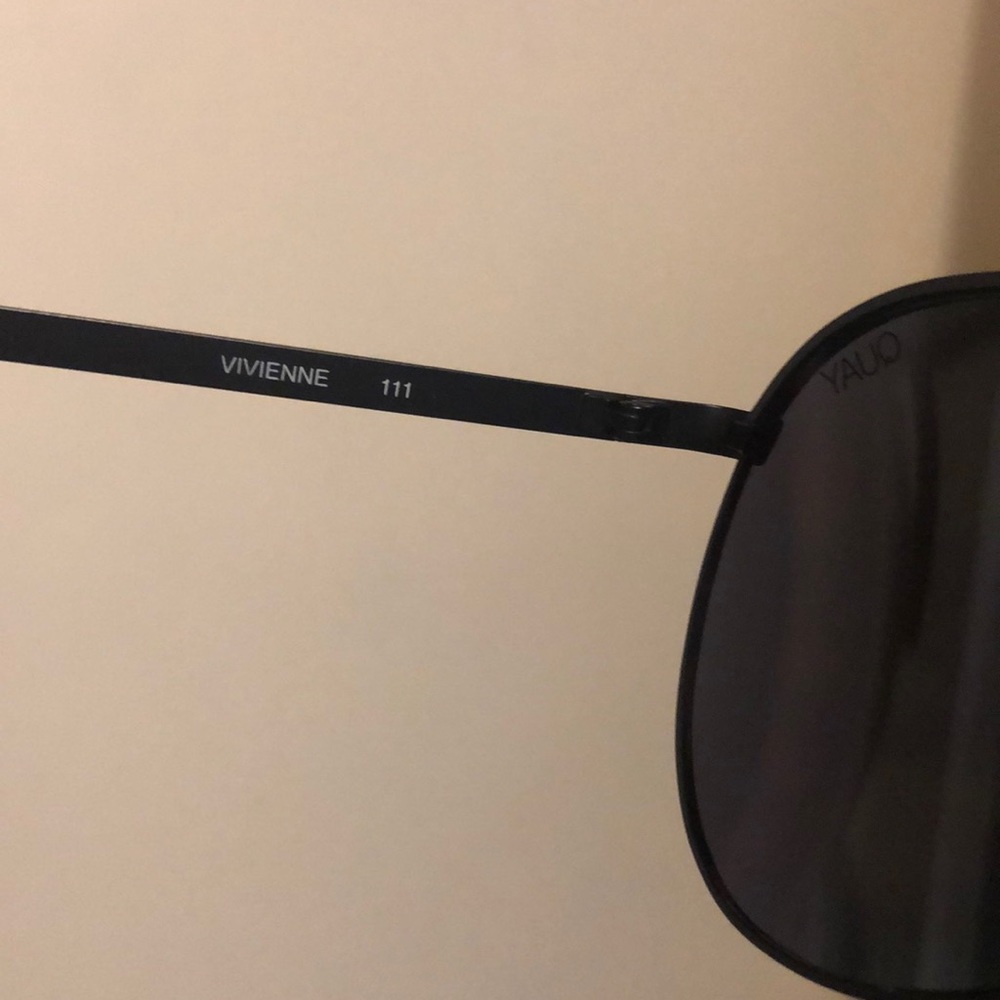 Authentic Quay Australia Vivienne Sunnies - Picture 6 of 7